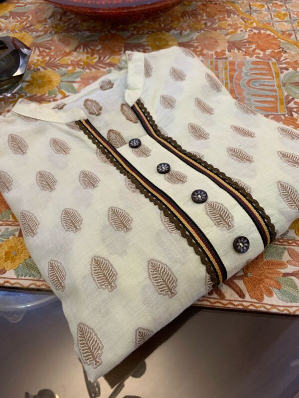 Printed Beige Short Kurti with Button Detailing and Lace Trim - Image 5