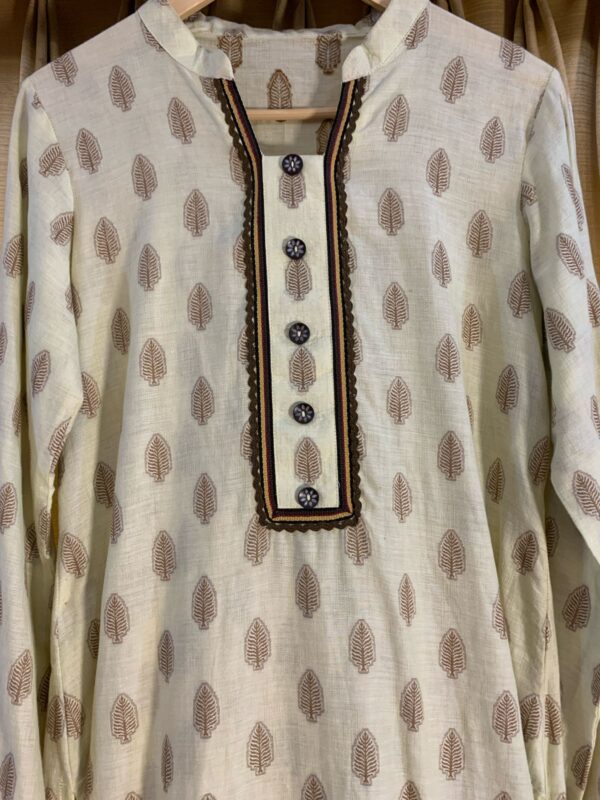 Printed Beige Short Kurti with Button Detailing and Lace Trim - Image 2