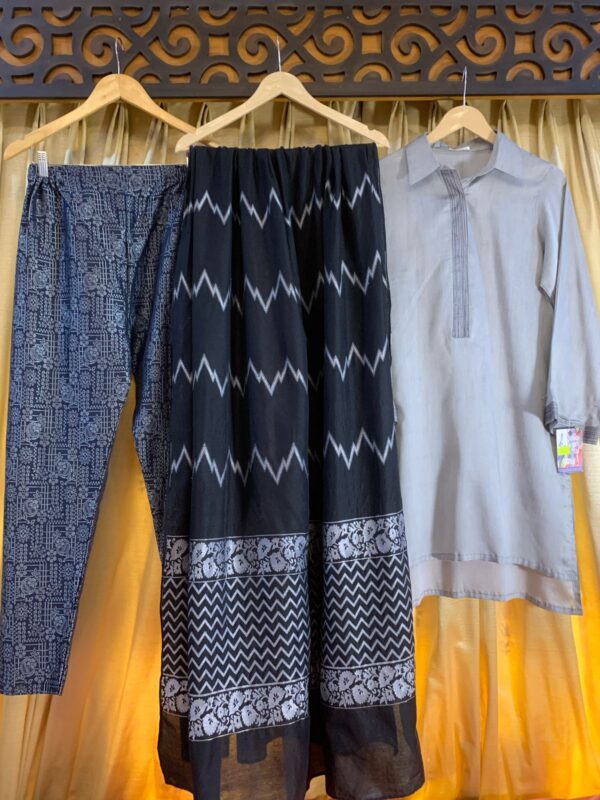 Chic Monochrome Ethnic Set – Kurti with Printed Pants and Black Dupatta - Image 3