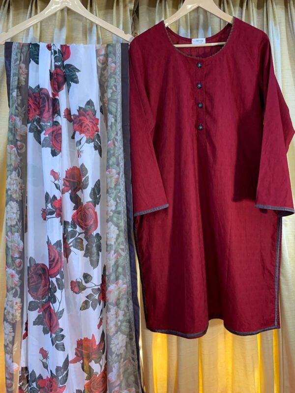Elegant Maroon Ethnic Set with Floral Dupatta – Kurti, Dhoti Pants & Organza Drape - Image 2